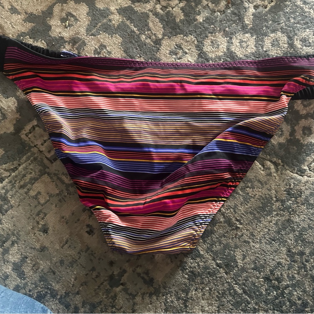 Athleta striped two piece. NWOT, never worn - Picture 5 of 11